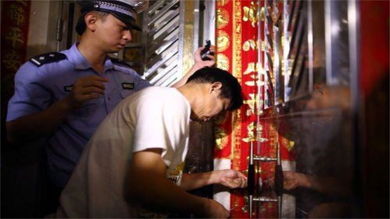 辽宁请开锁师傅开了锁后，师傅为什么一般都不进门，就算主人请也不进去？